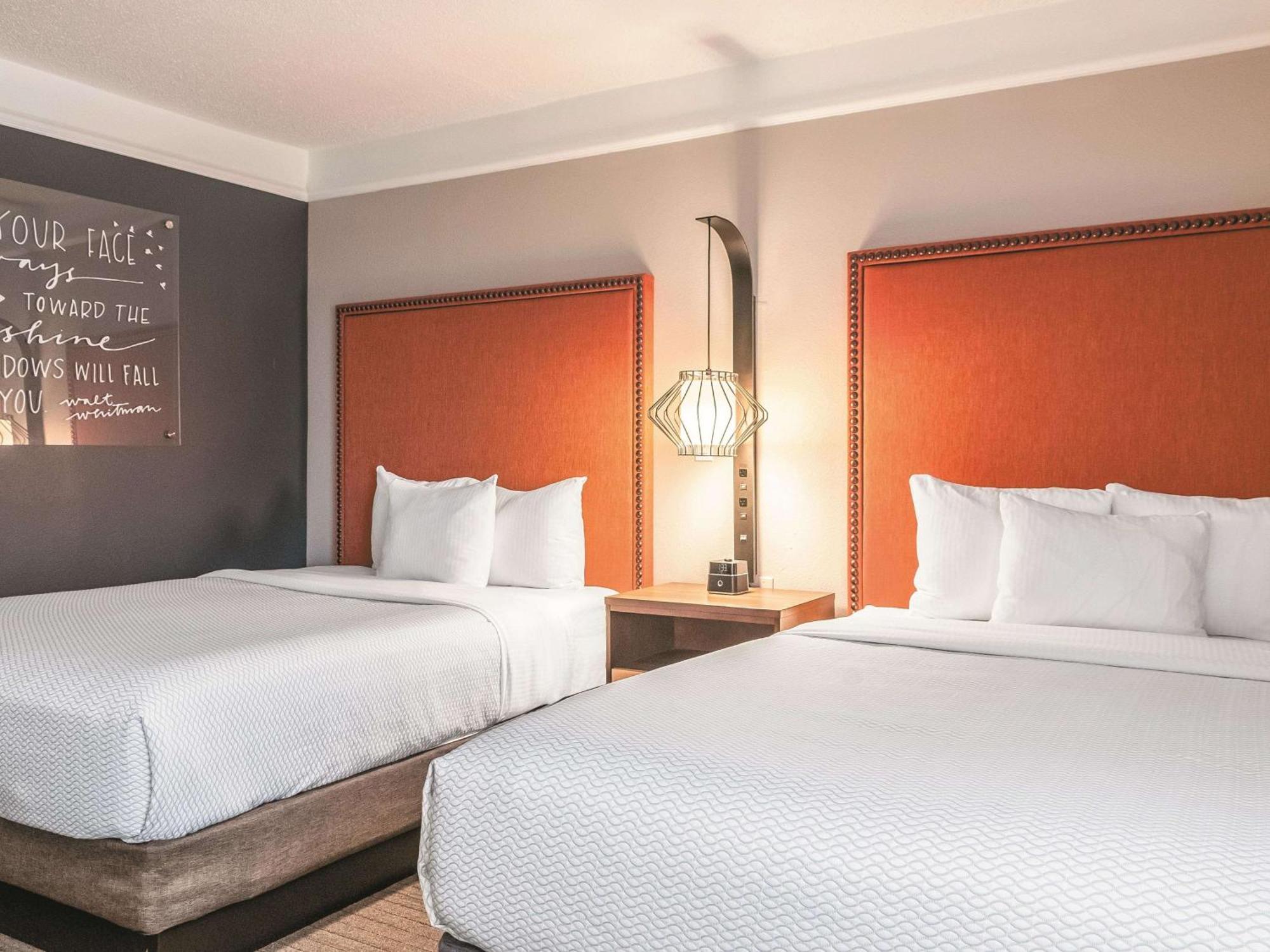 Queen Room with Two Queen Beds,1275552520:JPEG
