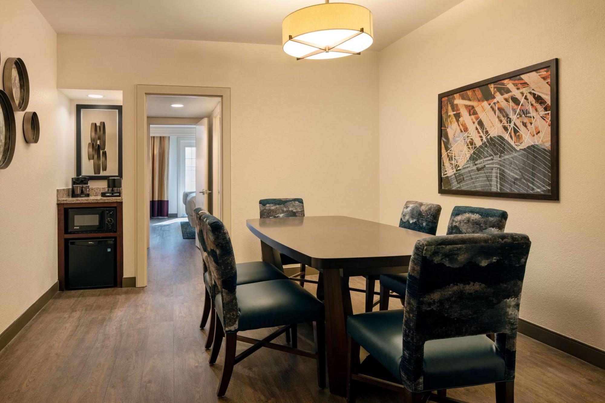 Executive One-Bedroom Double Suite Non-Smoking,1278806602:JPEG