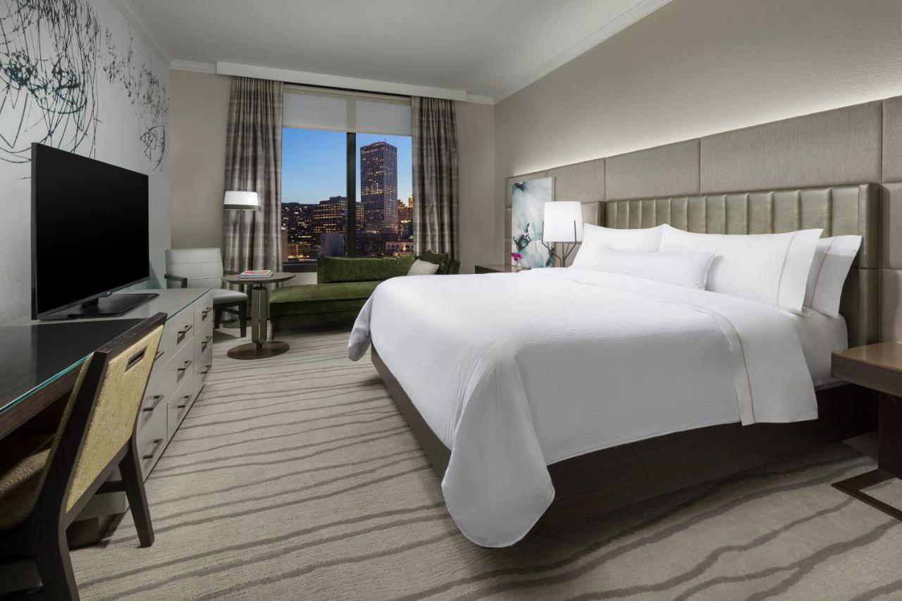 Traditional King Guest room 1 King City view
