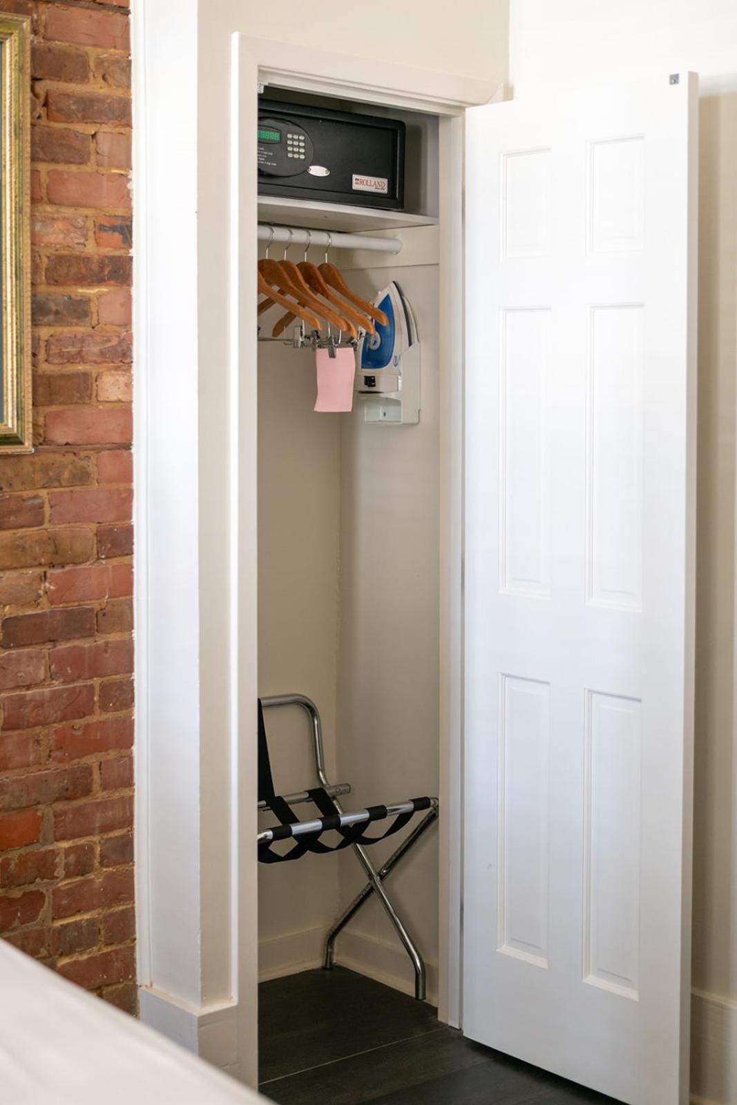 Deluxe Queen Room