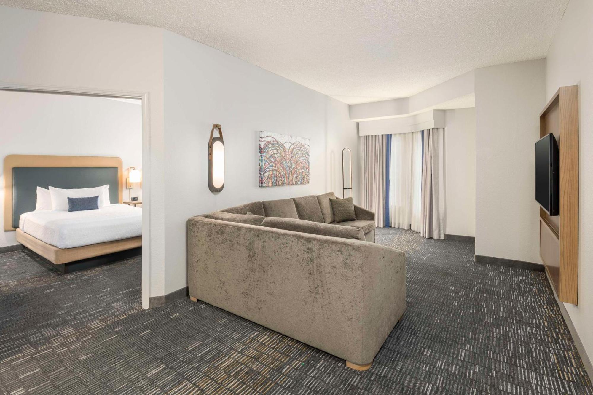 One-Bedroom King Suite Non-Smoking
