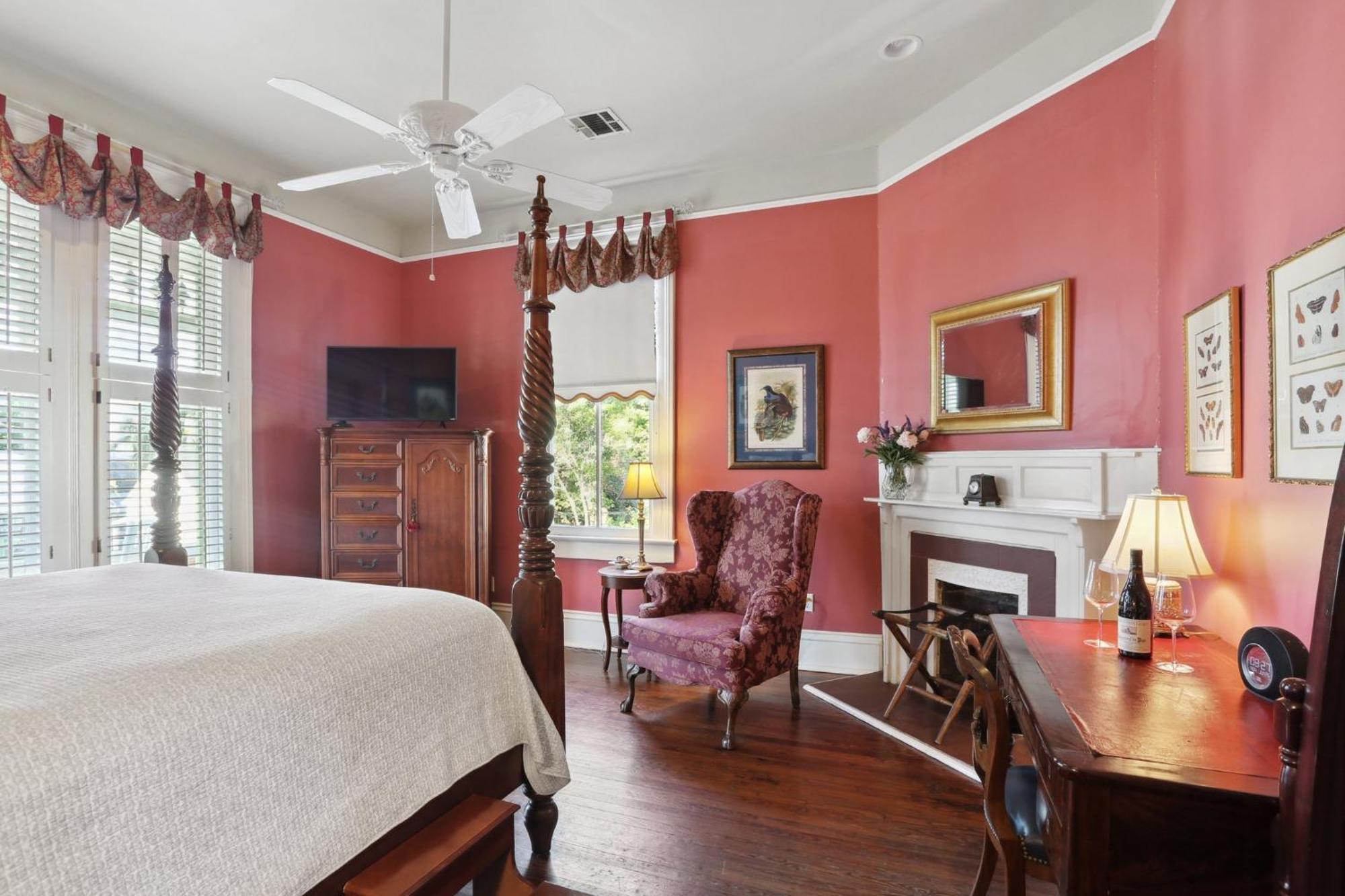 Superior King Room Balcony