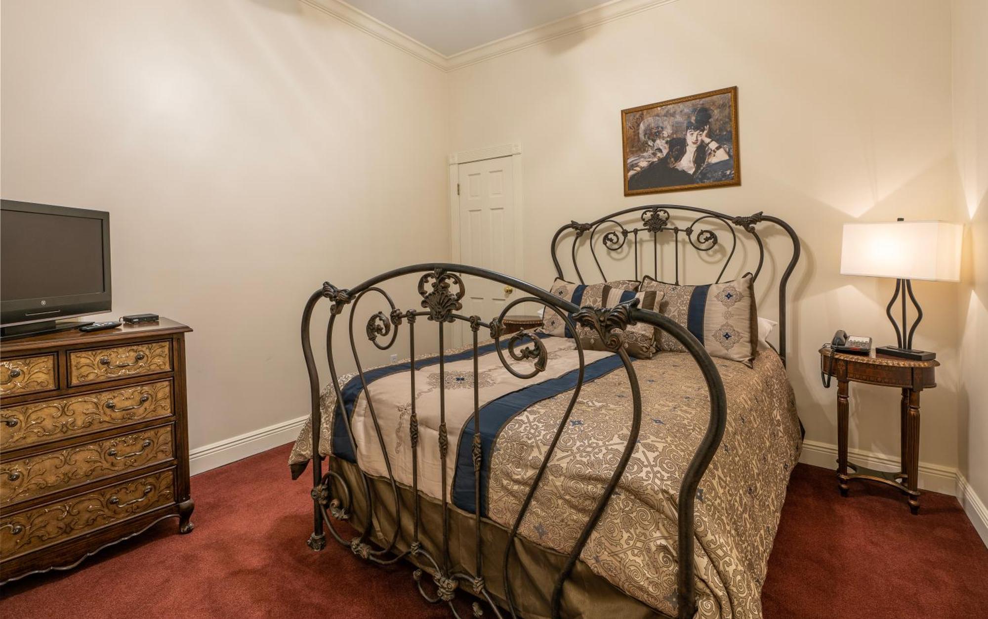 One Bedroom Deluxe Apartment,1574812541:JPEG