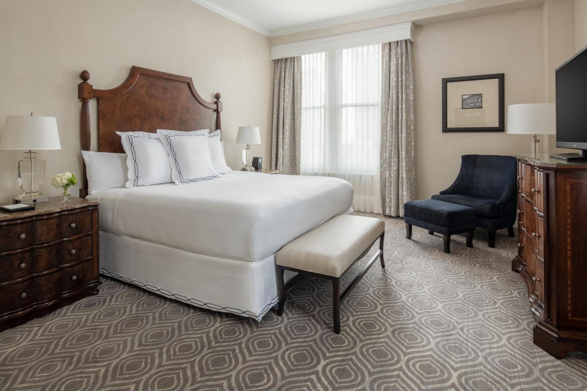 Luxury King Suite,1603735164:JPEG