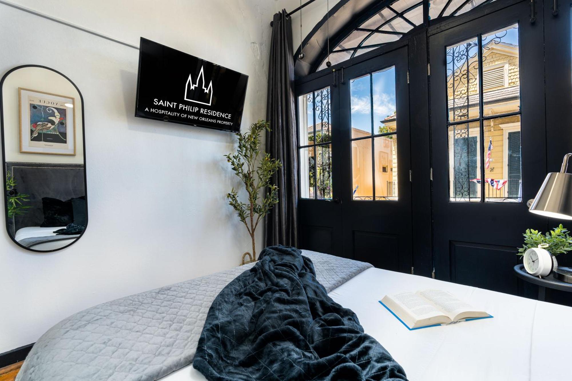 Studio Balcony