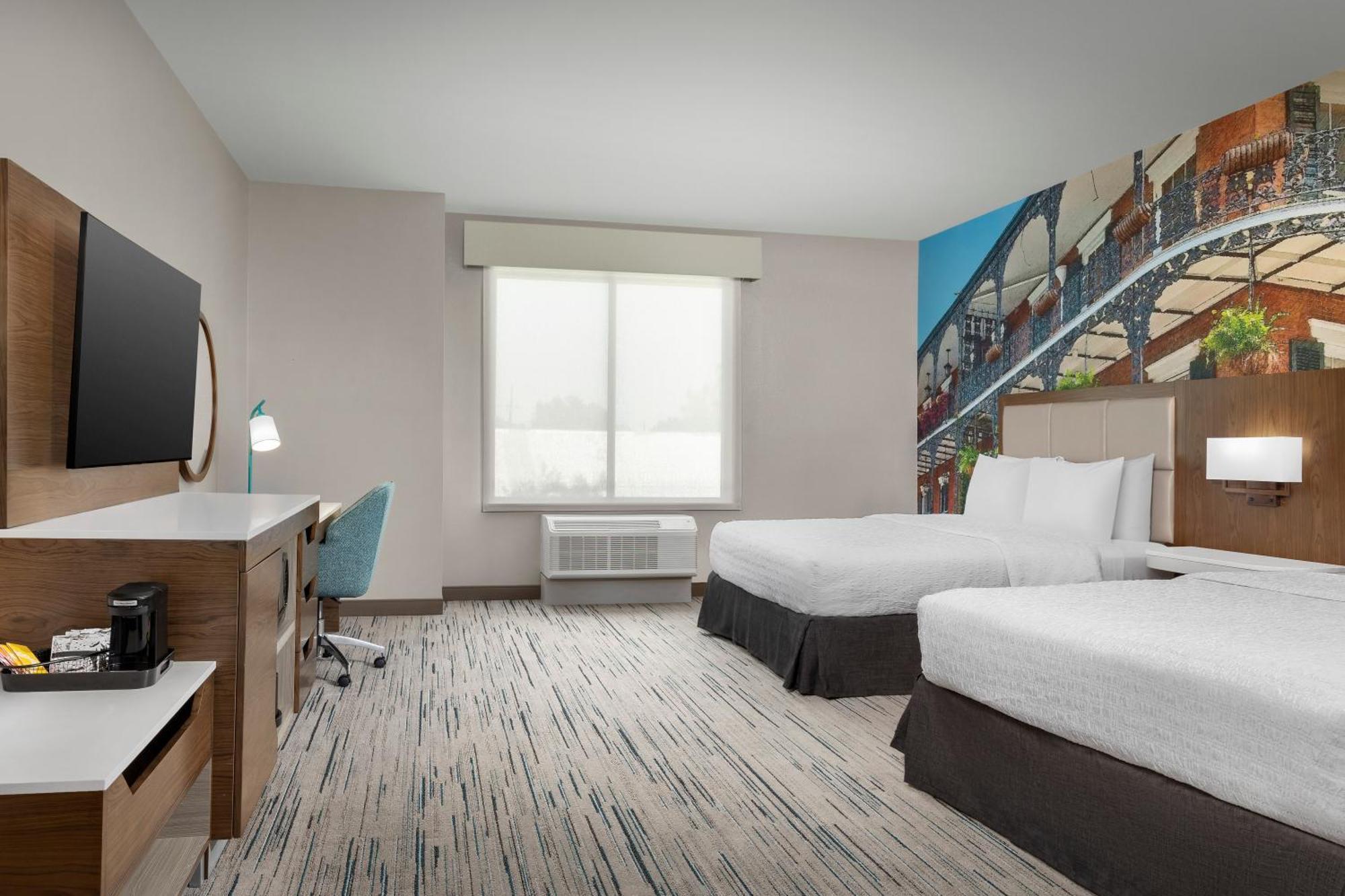 Queen Room Two Queen Beds Bath Tub Mobility Access