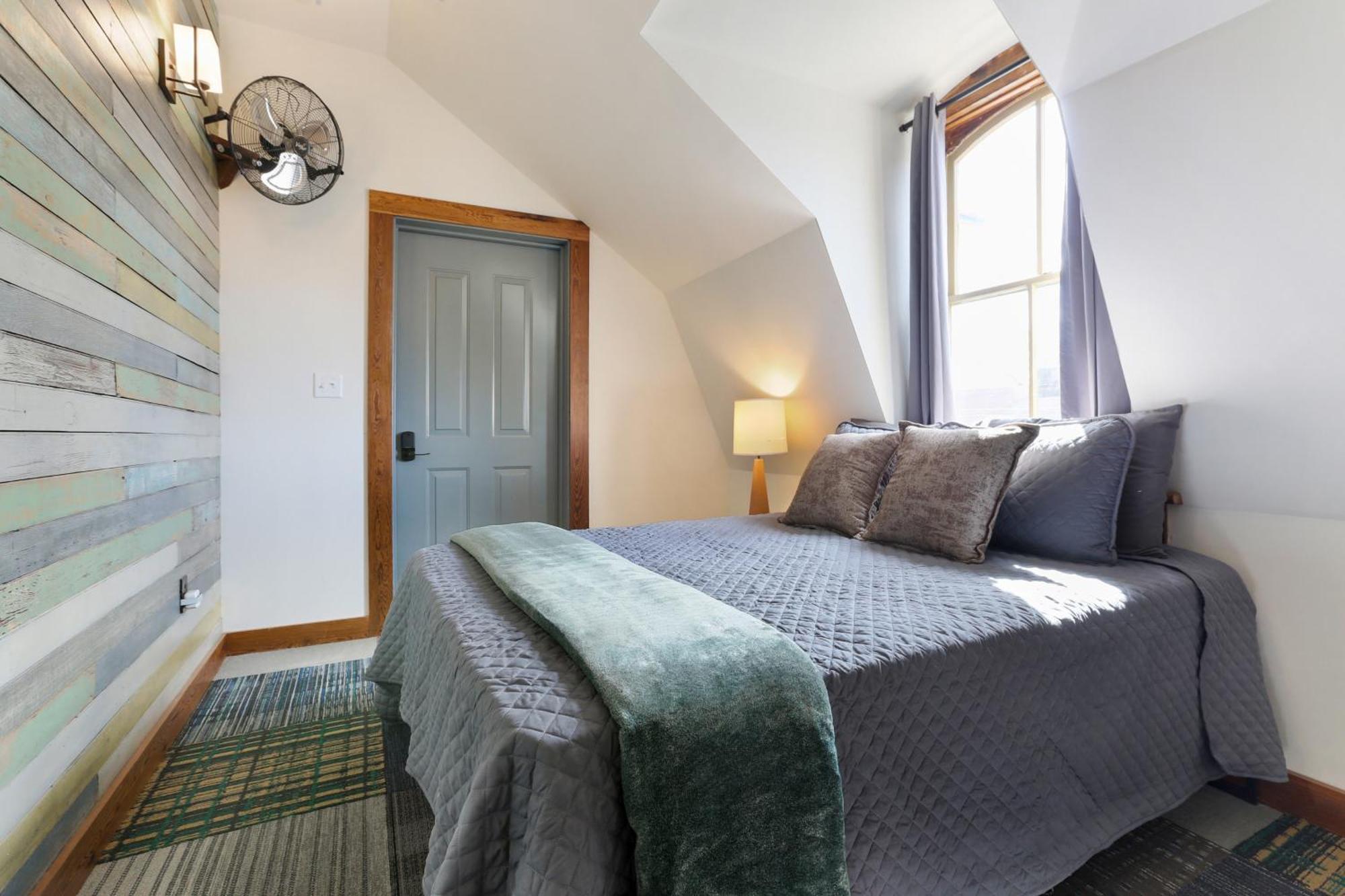 Queen Room