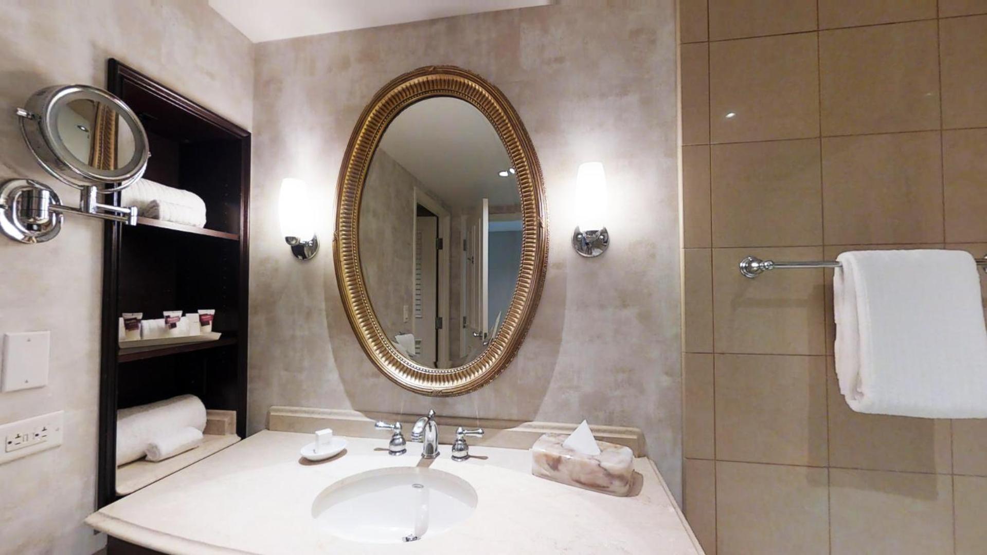 Harrah's Luxury Room, 2 Queens, City View