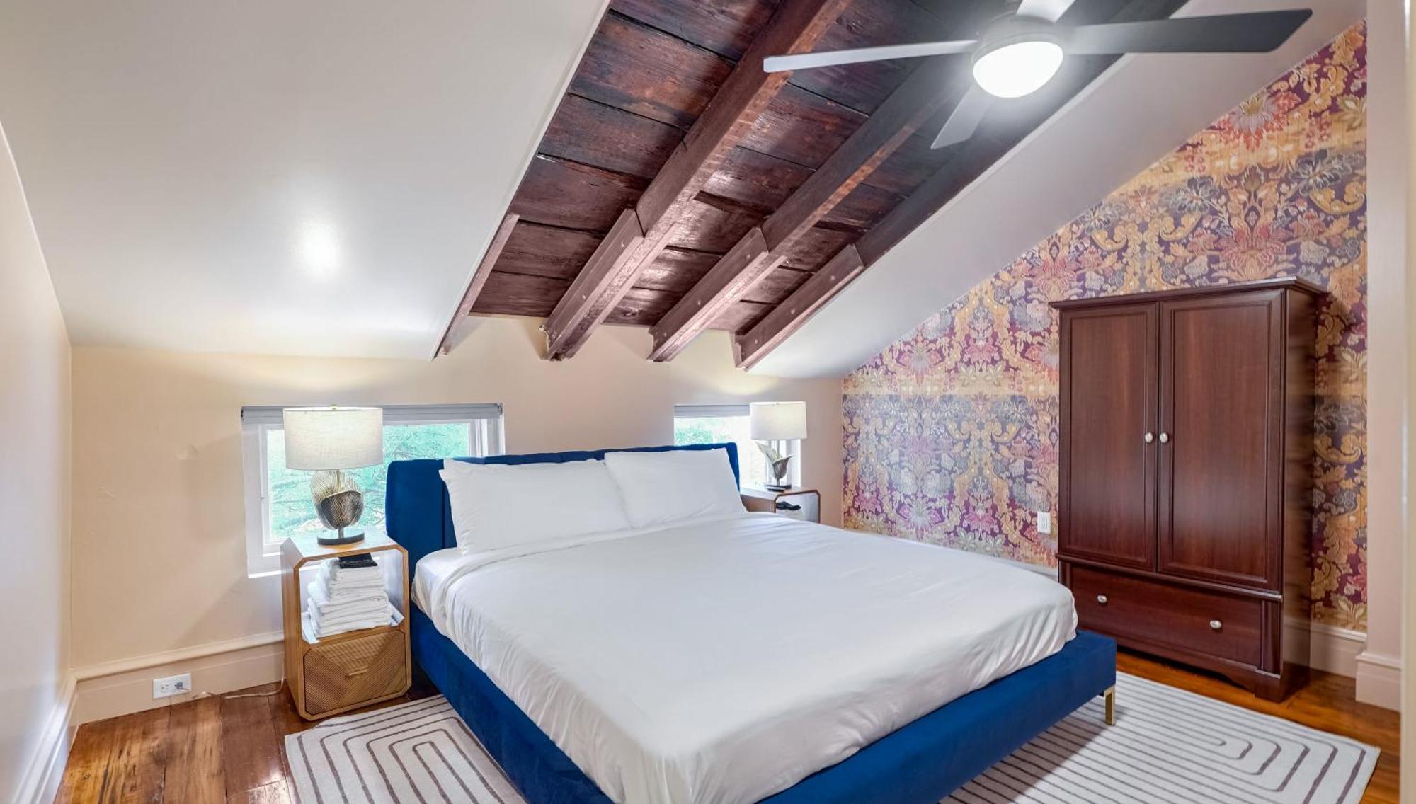 Five-Bedroom Apartment