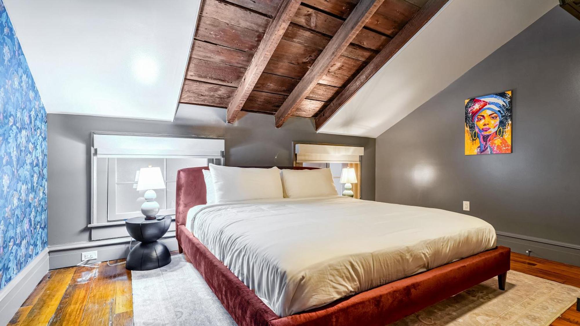 Five-Bedroom Apartment