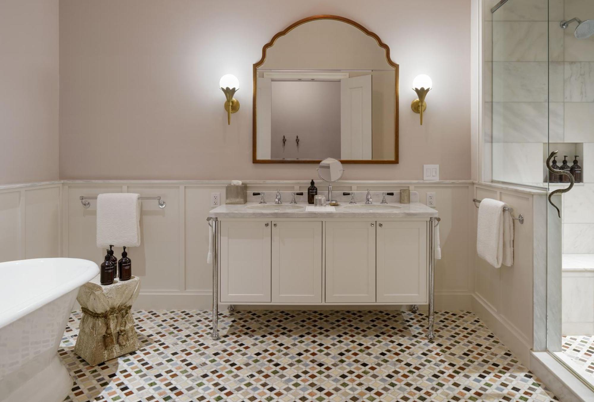 One-Bedroom King Suite