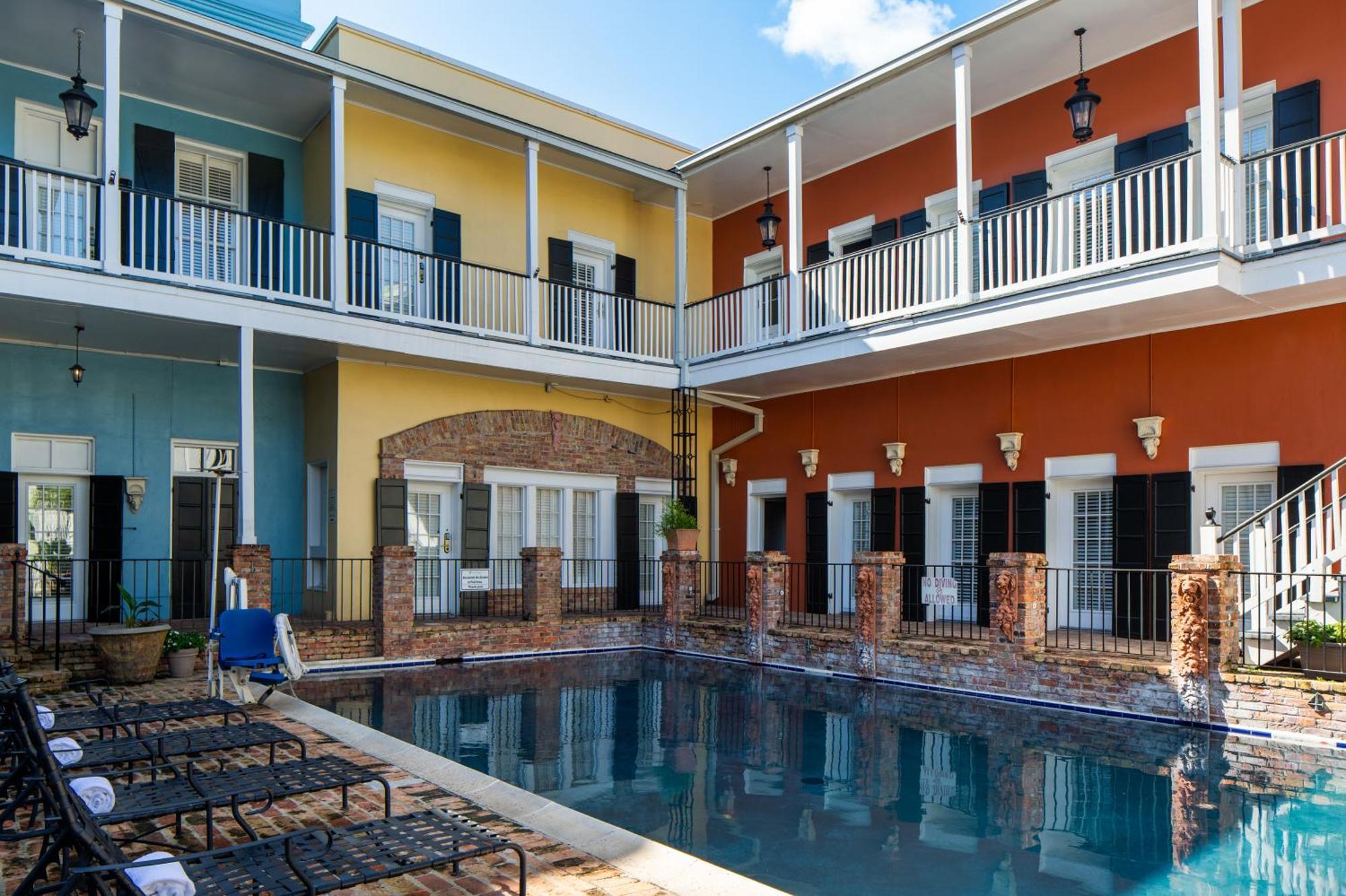Suite Pool View