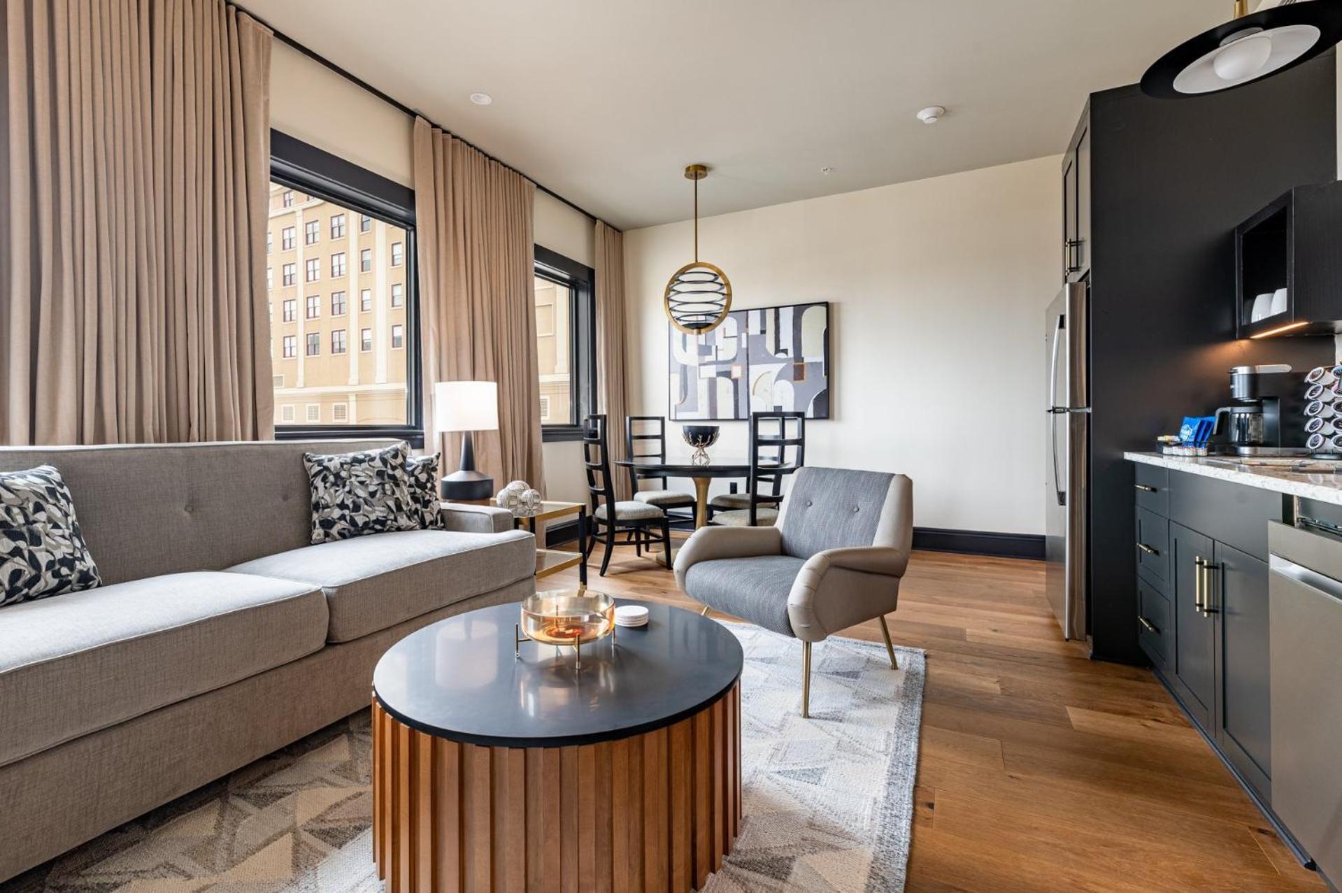 One-Bedroom Deluxe Apartment