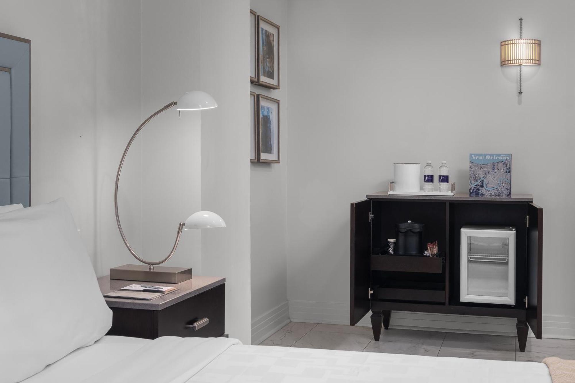 Deluxe Accessible King Room