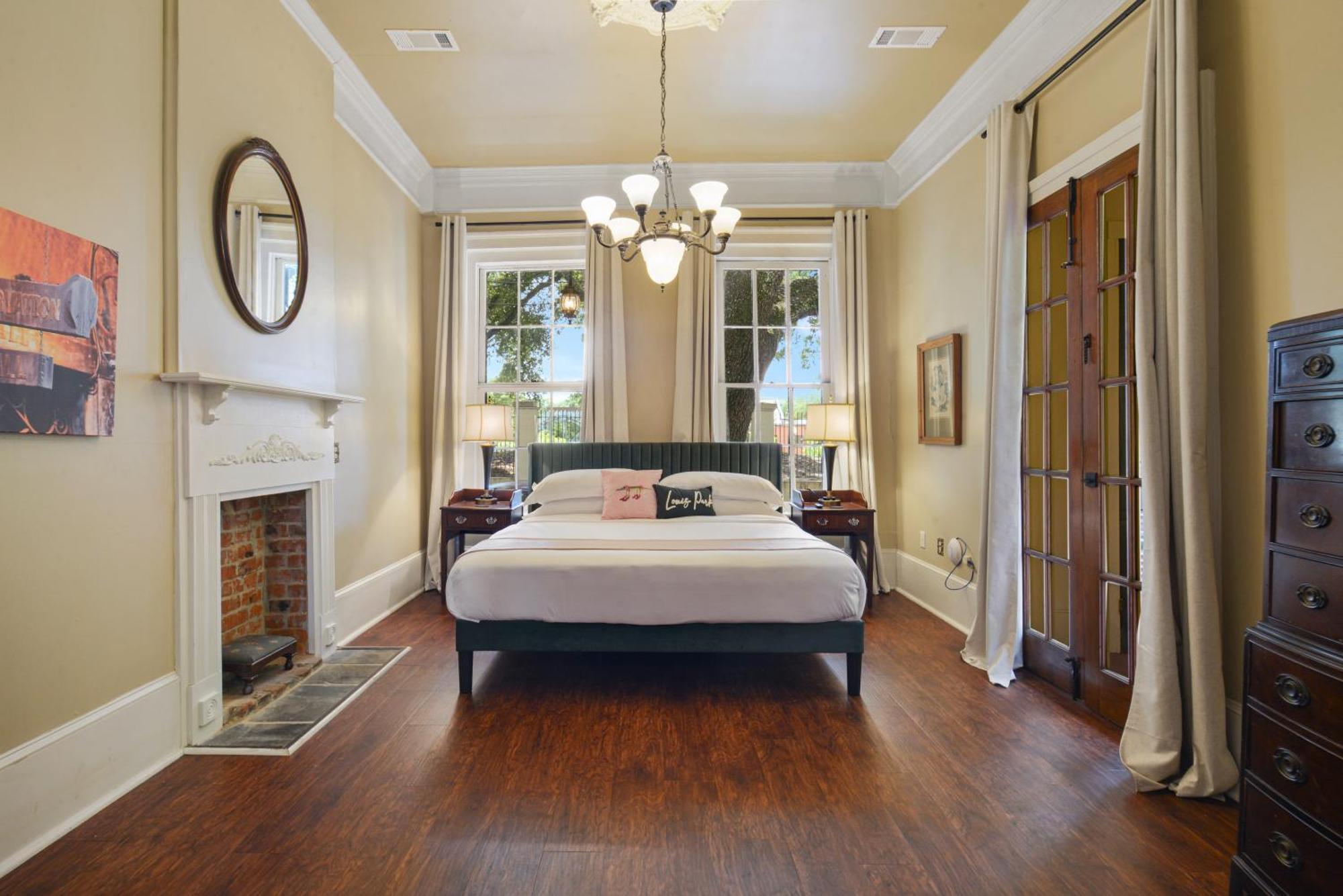 Seven-Bedroom House