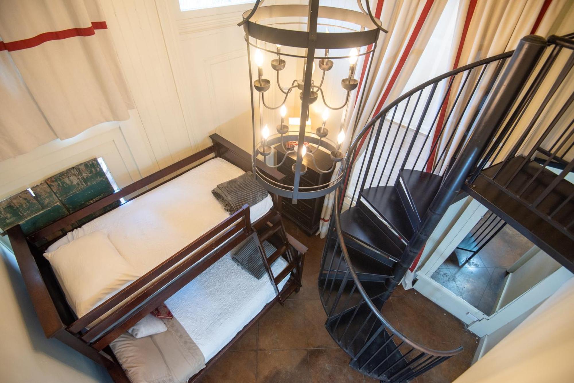 Deluxe Queen Suite