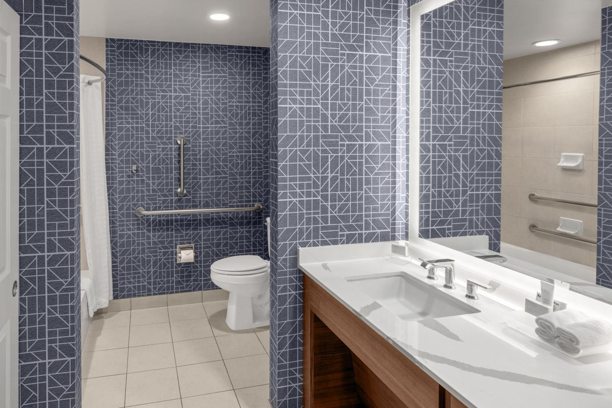King Suite Accessible Tub Mobility Hearing Access or Non-Smoking