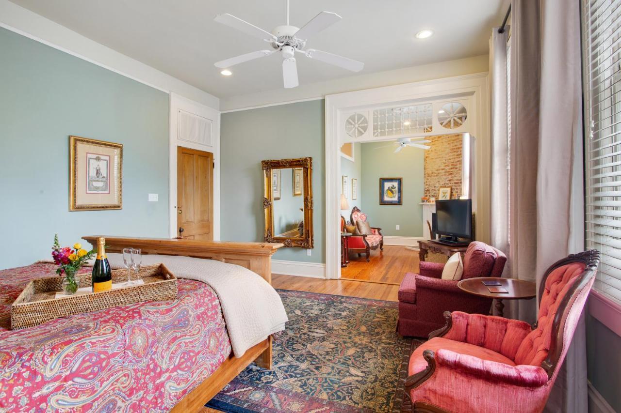 Honeymoon King Suite