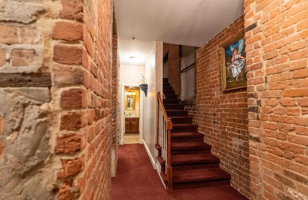Quarter House Suites-1