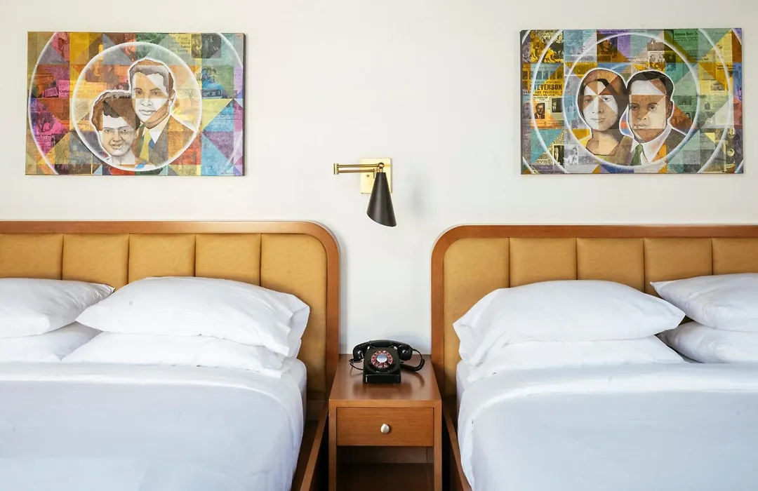 Dew Drop Inn Hotel&Lounge-1