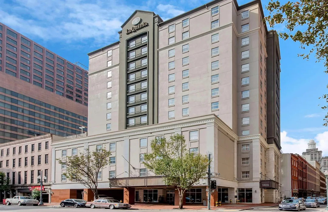 La Quinta Inn & Suites By Wyndham New Orleans Downtown-1