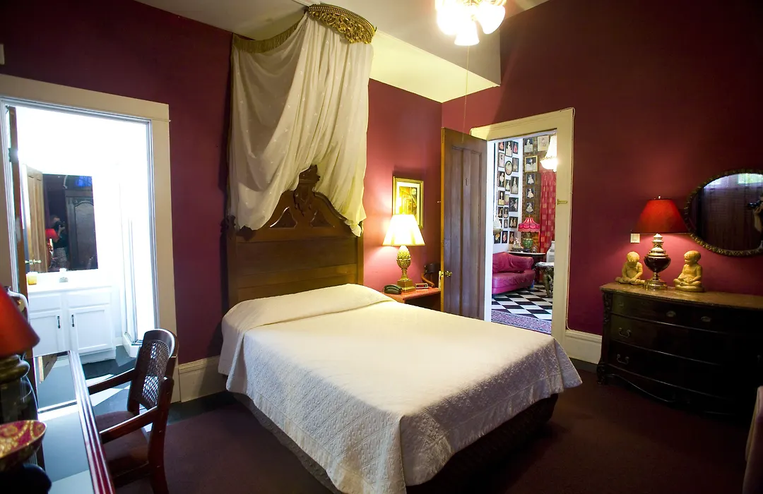 New Orleans Guest House-1