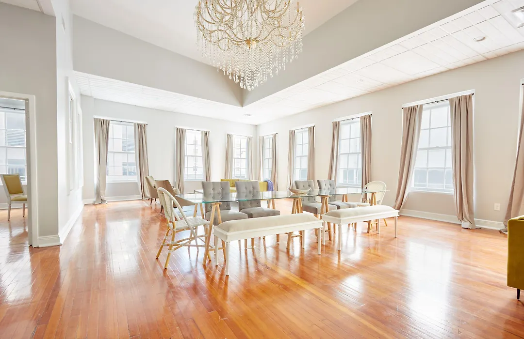 Sonder Baronne Manor-1