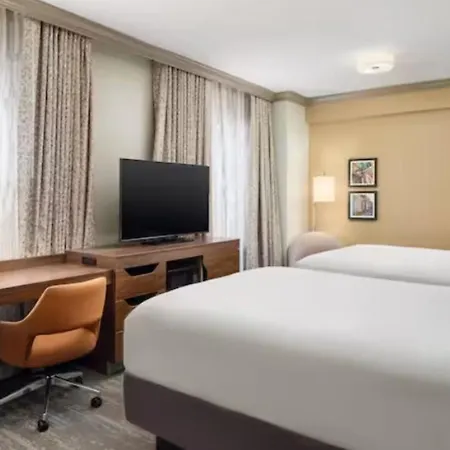 Hampton Inn & Suites New Orleans Canal St. French Quarter-2