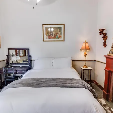 Royal Barracks Guest House-2