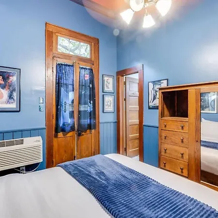 Royal Barracks Guest House-3