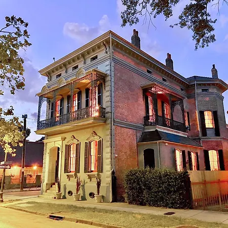 The Lanaux Mansion-3