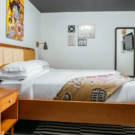 Dew Drop Inn Hotel&Lounge-2