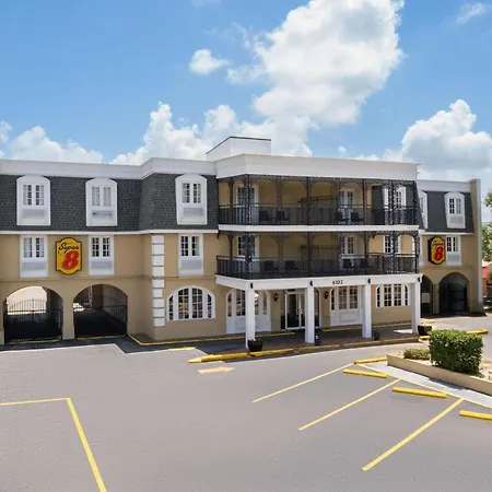 Super 8 By Wyndham New Orleans-2