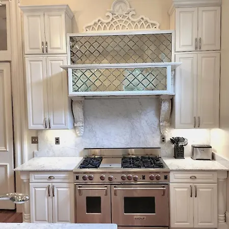 Walker Mansion On St Charles Ave - Unit 3-2