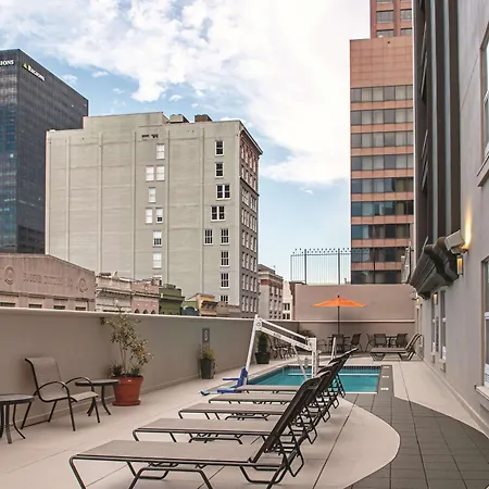 La Quinta Inn & Suites By Wyndham New Orleans Downtown-3