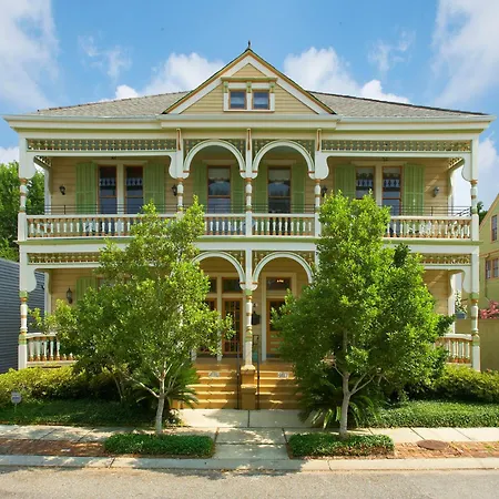 Maison Perrier Bed & Breakfast-3